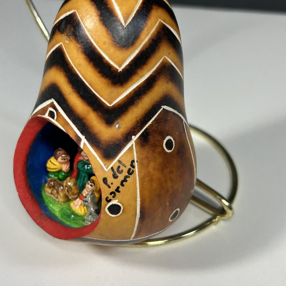 Vintage Carved Painted Gourd Nativity Scene Folk Art Christmas Ornament Ecuador - Picture 5 of 9